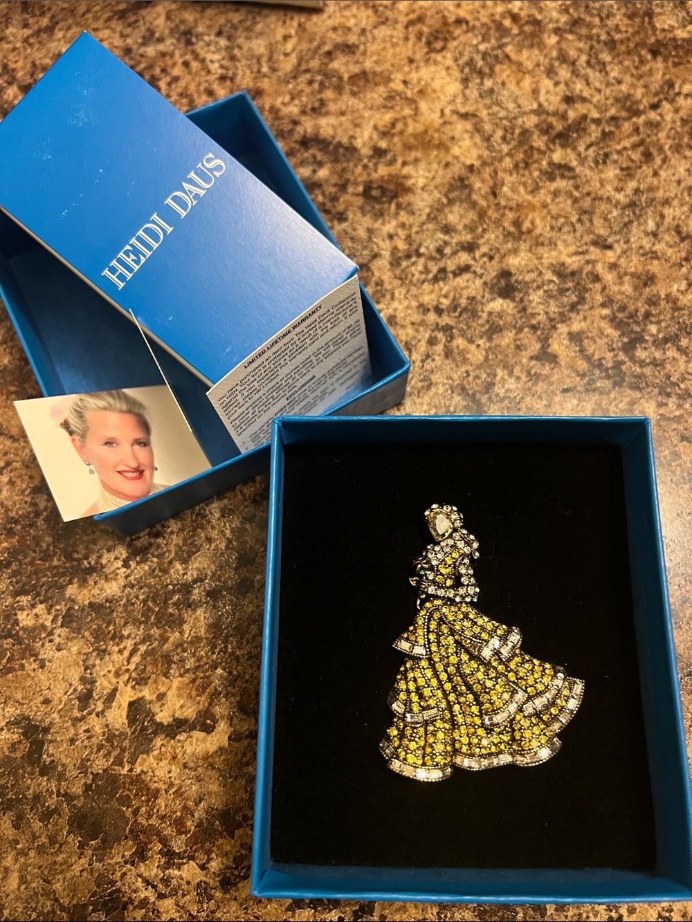 Heidi Daus crystal brooch